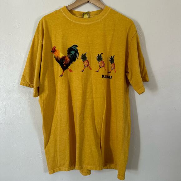 Crazy Shirts Hawaii Rooster Chicken Pineapple Yellow Shirt Men's Size Large - Picture 1 of 9